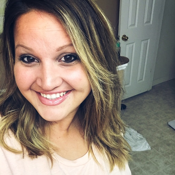 Meet your Posher, Heather - Picture 1 of 1